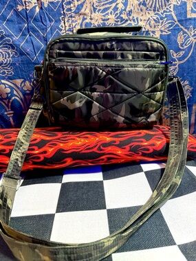 Lug Roundabout XL Camo Crossbody Shoulder Bag Purse Adjustable Strap Pockets